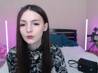 Eine nette Schülerin erwartet dich in ihrem Zimmer.