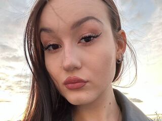 cam girl fingering pussy AleshiaCalles