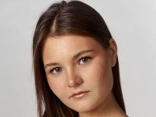 beautiful girl webcam CaritaMattox