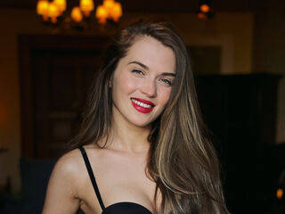 cam girl live webcam video QuinnTakara