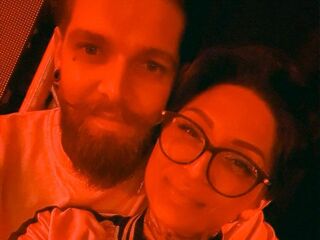 naked cam chat room AdelleAndBlaze