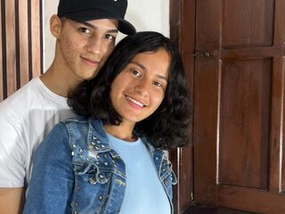 naked cam chatroom CnadyAndOliver