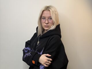 teaser chat AdelinaCostanti