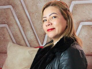 beautiful girl webcam AgelaEvans