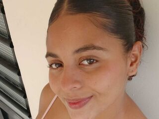 cambitch AlanaRiveraa
