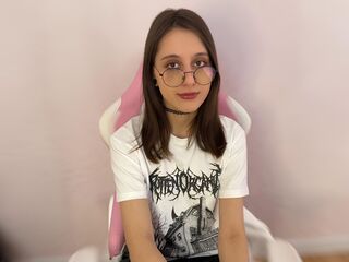 topless cam girl AliceWell