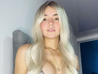 hot cam girl fingering shaved pussy AlisonWillson