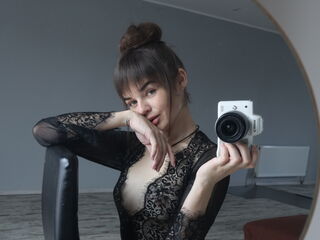naked camgirl masturbating with dildo AmatuniLilit