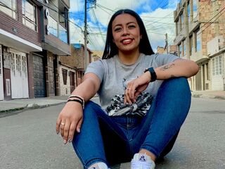 camwhore masturbating with dildo AmberRusel