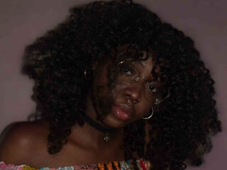 free web cam chat AminetaDuke