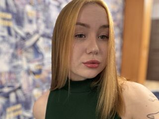 camslut showing tits AmityEddie