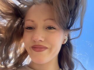 camwhore fingering pussy AnnikaRodrigez