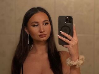 camgirl showing tits AriaWaverly