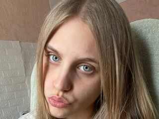 live striptease AyannaOverturf