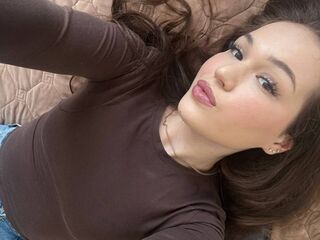 cam strip tease BeaBellotti