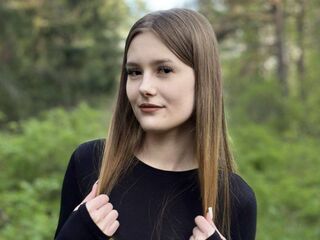 naked webcamgirl BernardPeters