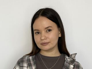 fingering webcamgirl BettyKalson