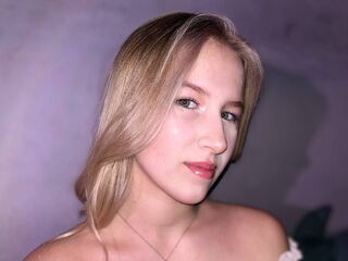 hot cam girl BettyKirsy