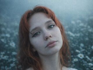 naughty camgirl fingering shaved pussy BlancheDobrich