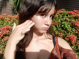 naughty cam girl fingering shaved pussy CameliaTorres