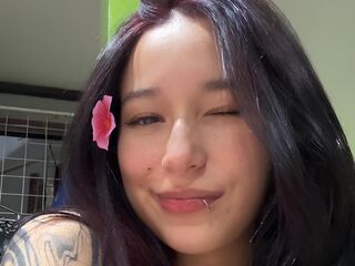 camwhore spreading pussy CamiLewit