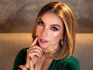 chat room live show CamilaRhoa