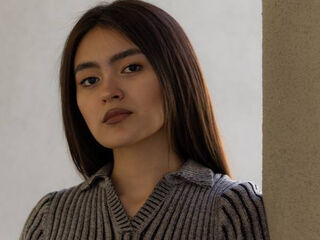 camgirl masturbating with dildo CandraGraber