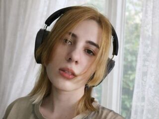 cam girl playing with vibrator CarlHanchett