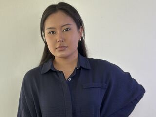 camwhore masturbating with vibrator CarolannOrmisto