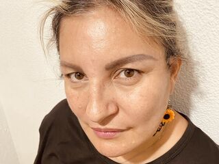 hot cam girl masturbating with dildo CarolinaCruss