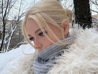 girl showing tits CatheyHolien