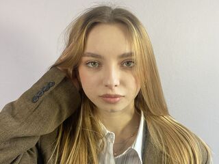 live sex pic ChariseKuhnke