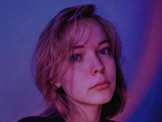 girl webcam naked CharlieFenniman
