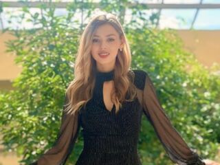 nude gamgirl CharlotteReimer