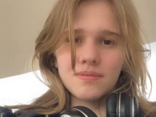 naughty cam girl masturbating with dildo ChristieDemaline