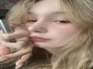 cam girl playing with dildo CicelyAdessa