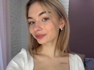 hot cam girl masturbating with vibrator CindyRud