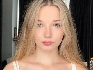 girl topless chat CleliaGoel