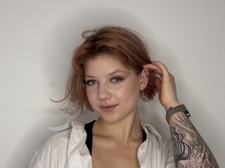 cam girl playing with sextoy CurtisJergen