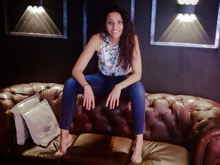 camslut showing tits DamarisPommes