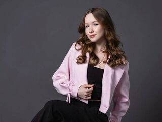 adult liveshow DarleenBenjamin