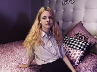 beautiful webcamgirl EleanorCain