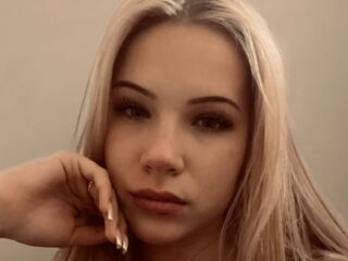 camgirl showing pussy EleonoraTutuska