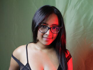 beautiful camgirl EllyeMoons