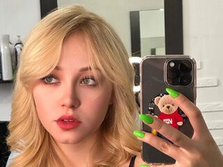 camwhore nude EmilyCarles