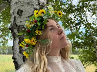 nude camgirl picture EstaCutchin