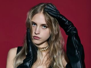 masturbating cam girl EveTottingham