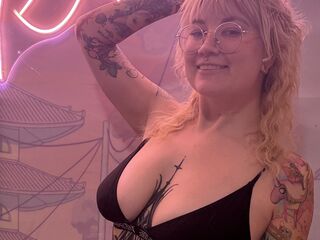 naked camgirl Finndomme