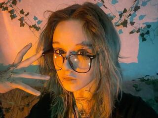 camgirl video chat room FloraMuse
