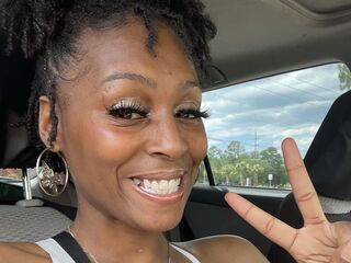 naked camgirl masturbating Foxykitten